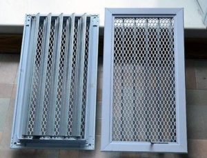 Ventilation grate for fireplace