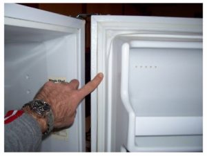 Sealing rubber in the refrigerator