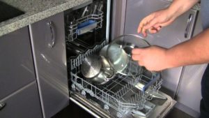 Narrow dishwasher