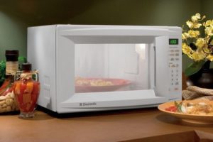Is it possible to turn on an empty microwave?