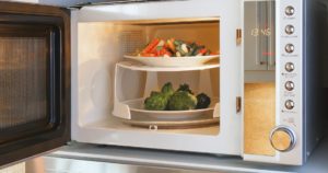Reheating vegetables in the microwave