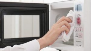 Careful care of your microwave