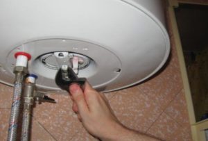How to turn off a water heater before dismantling