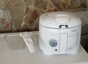 how to clean a deep fryer