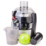 How does a juicer work?