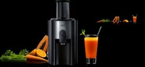 How does a juicer work?