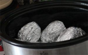 Using foil in a slow cooker