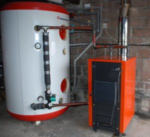 Piping the boiler with a heat accumulator