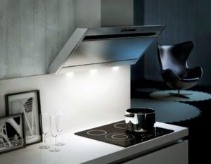 Advantages of an inclined hood