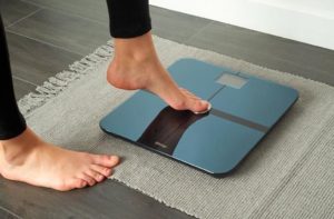 Checking electronic scales for accuracy