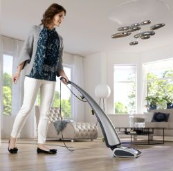 Cleaning laminate flooring with a vacuum cleaner