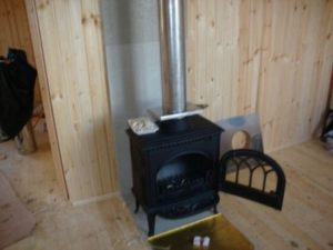 Installing the stove on a wooden floor