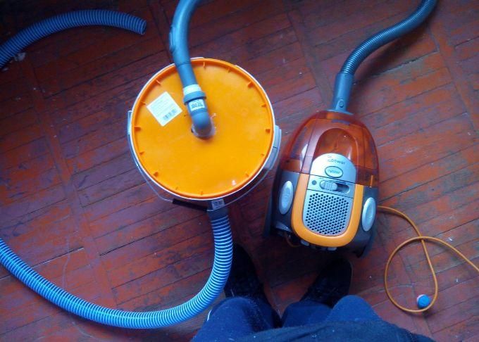 Cyclone vacuum cleaner from home