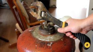 Connect the cylinder