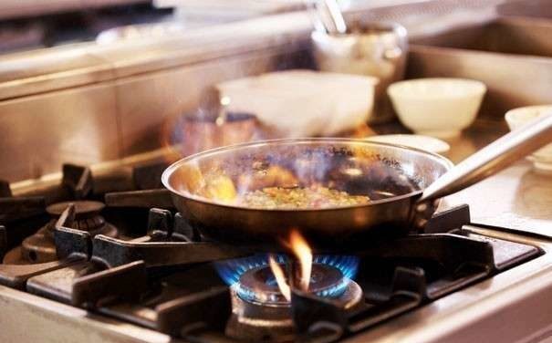 which frying pan to choose for a gas stove