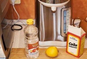 Ways to remove odor from a kettle.