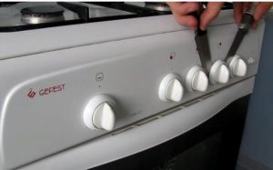 Removing the handles from the Hephaestus stove