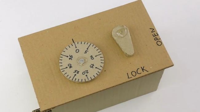 making a safe from cardboard