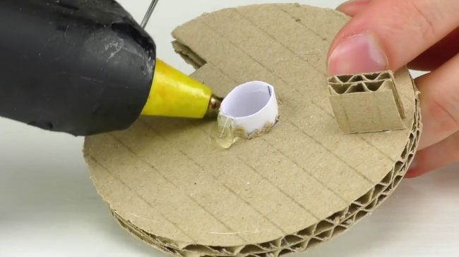 making a safe from cardboard