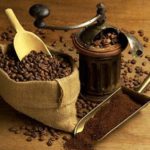 How to grind coffee in a coffee grinder