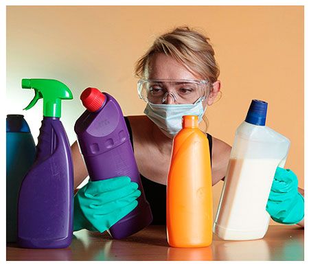 How to clean a closet mirror without streaks