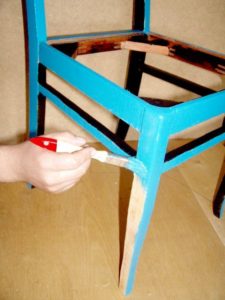 How to paint a chair with a brush