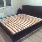 How to disassemble a bed