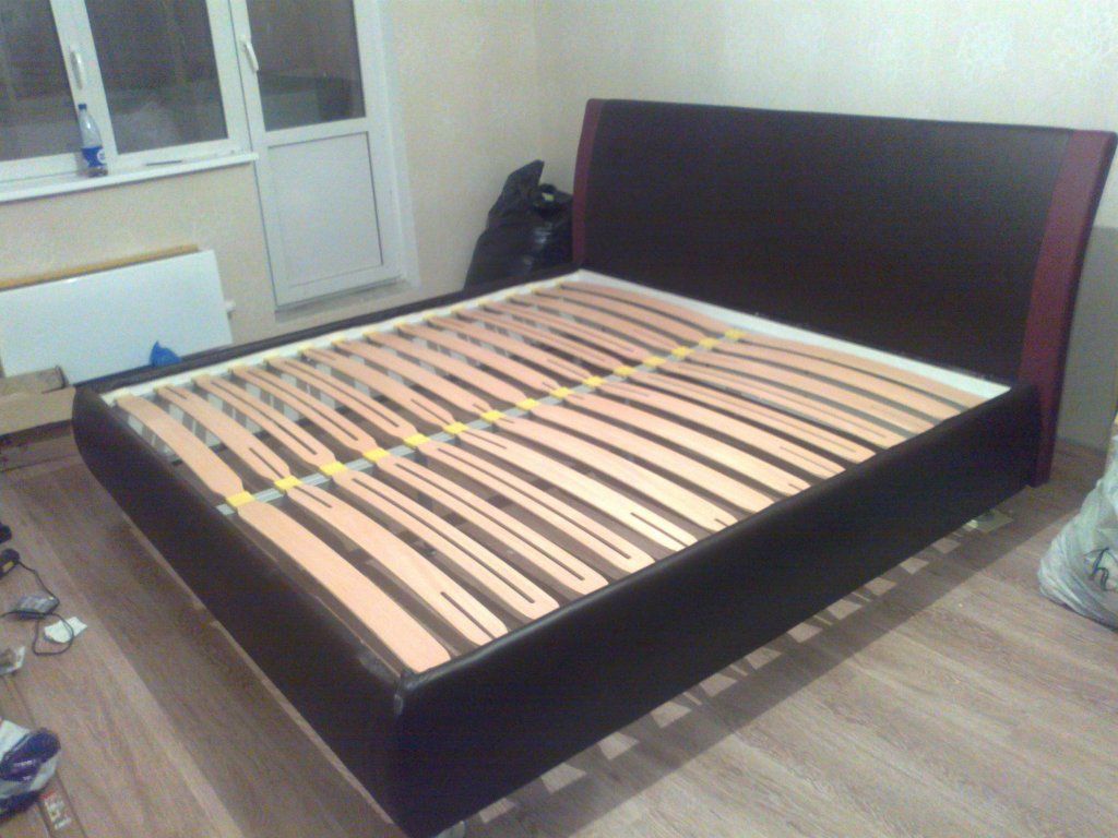 How to disassemble a bed
