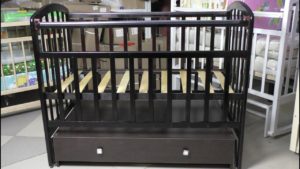 How to assemble a crib