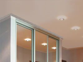 How to combine a built-in wardrobe and a suspended ceiling 