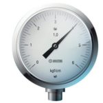 What should be the pressure in the heating boiler?