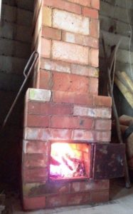 Do-it-yourself brick oven for the garage