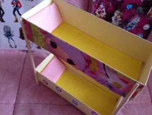 Bed for dolls