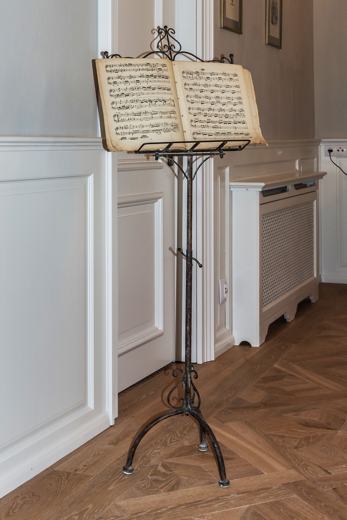 Music stand