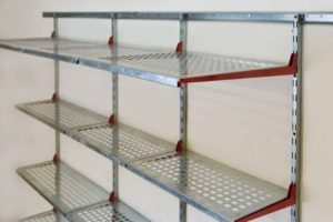 Assembling an open wall shelf