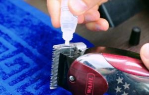 Lubricating the clipper