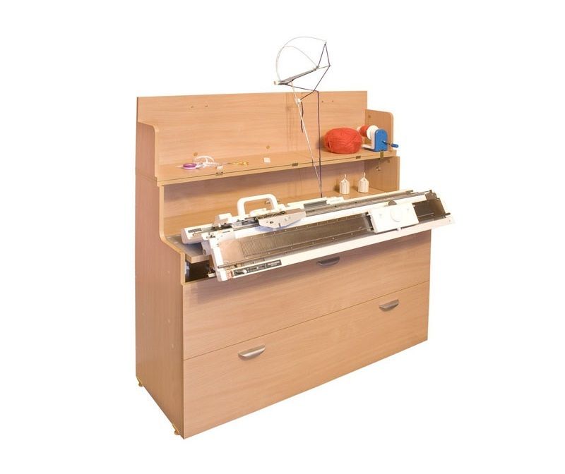 Knitting machine table