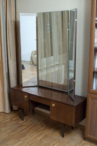 Dressing table