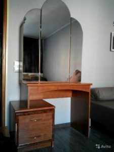 Dressing table