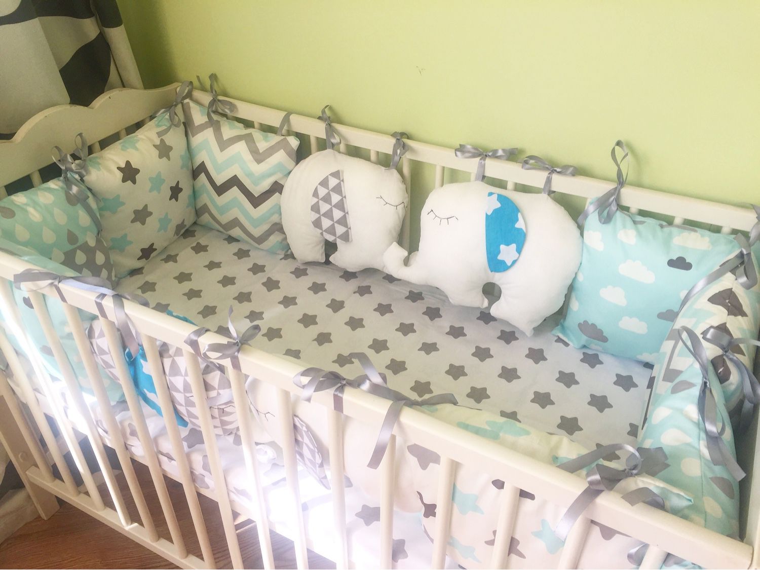 bumpers for a newborn's crib