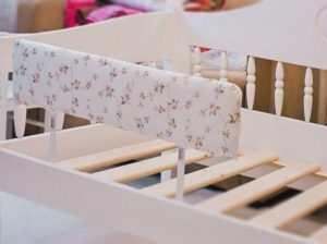 soft side to prevent falls from the bed