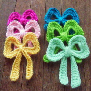 niniting na mga busog