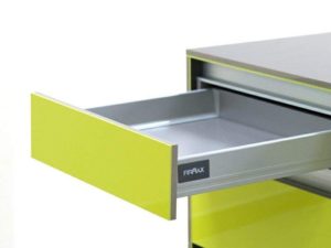 drawer with closer
