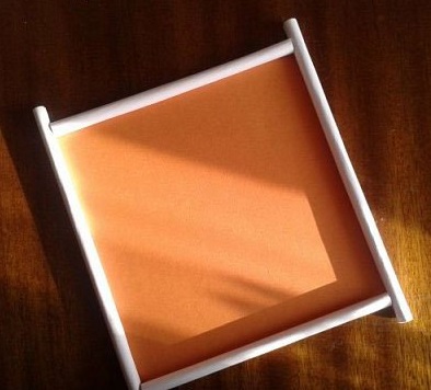 We create a house from paper tubes.