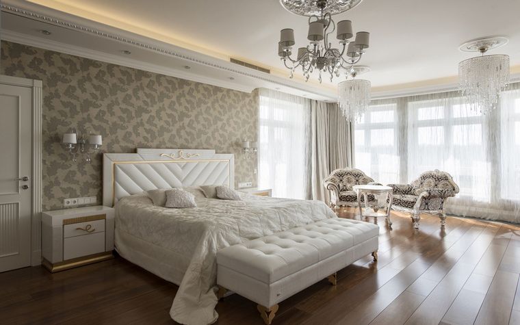White bedroom in classic style.