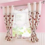 Design option with short curtains.