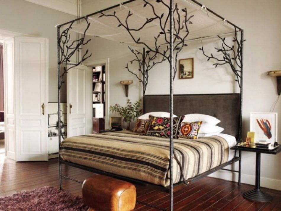 Bedroom design with wrought iron bed
