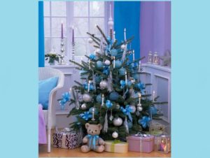 What kind of interior would a Christmas tree in blue and silver be suitable for?