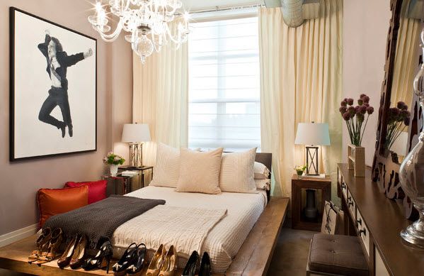 How to arrange a small bedroom.