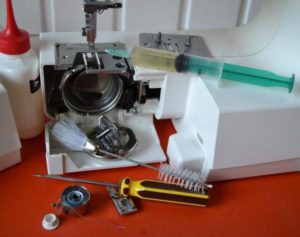 How to lubricate a sewing machine